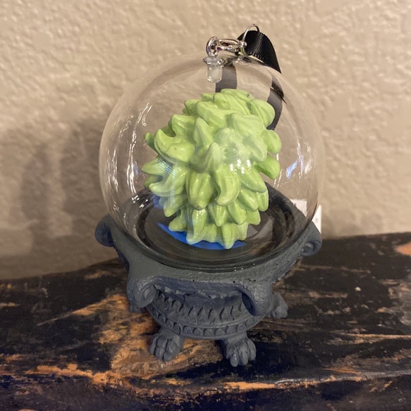 NWT Disney Haunted Mansion Madame Leota Ornament - Picture 7 of 7